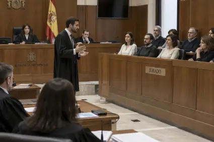 Así funciona un juicio con jurado como el que afrontará Begoña Gómez