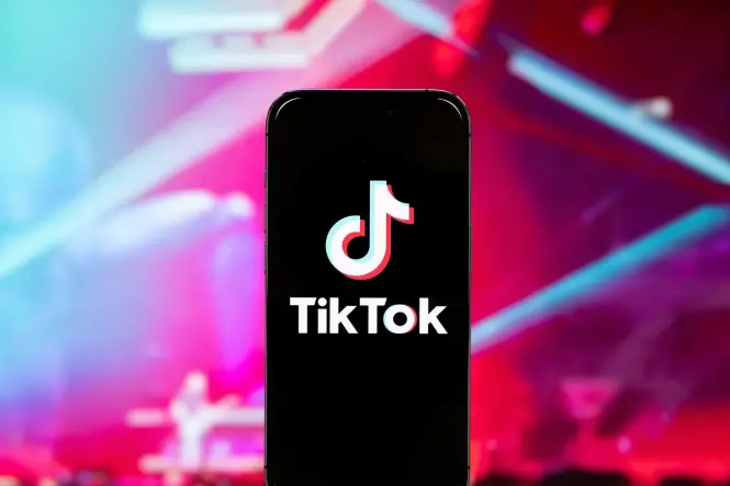 El TSJ de Baleares avala el despido disciplinario de un camarero por criticar a su empresa en TikTok durante el trabajo