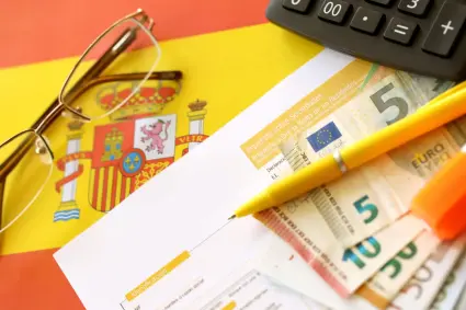 ALOIP. Pagar por lo que Europa regala, el lucrativo negocio registral