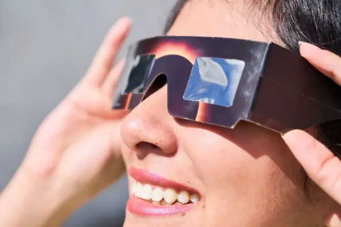 Daños oculares a consecuencia del eclipse solar en España. ¿Puedes reclamar?