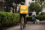 El TSJ de Murcia confirma el alta como asalariados de 140 repartidores de Glovo