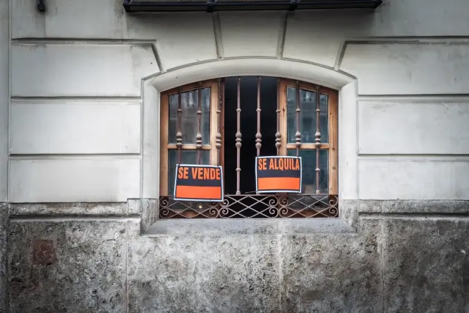 Los nuevos decretos de vivienda refuerzan la protección frente al desahucio y aplazan la reforma de las prórrogas del alquiler