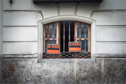 Sumar y Navarra reabren el frente del alquiler con nuevas propuestas que agravan la incertidumbre jurídica en los contratos de vivienda