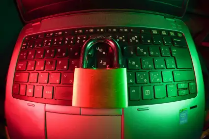 El auge de la suplantación de identidad digital evidencia lagunas en el derecho penal y civil ante la expansión de la inteligencia artificial