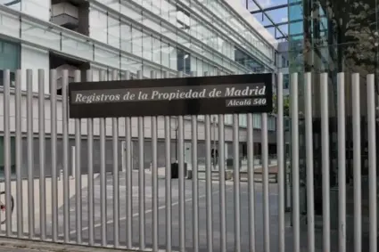 El Gobierno podría aprobar el decreto que cuadruplica el precio de las notas simples pese a la disolución de las Cortes