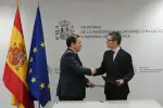 El Supremo apercibe a Bolaños y Albares y les da cinco días para identificar a los 163.020 nacionalizados